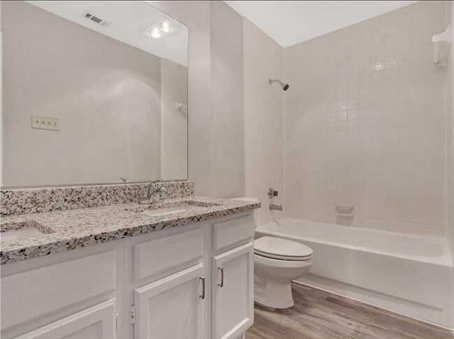 Building Photo - 1614 Doubletree Dr