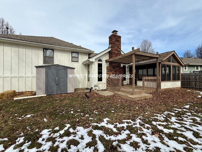 Building Photo - 3 Bed | 2 Bath Home for Rent – Lee’s Summit