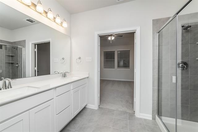 Building Photo - 1820 Briar Rose Dr