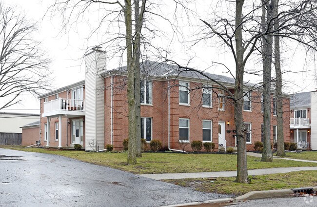 Building Photo - 1926 Queenswood Dr