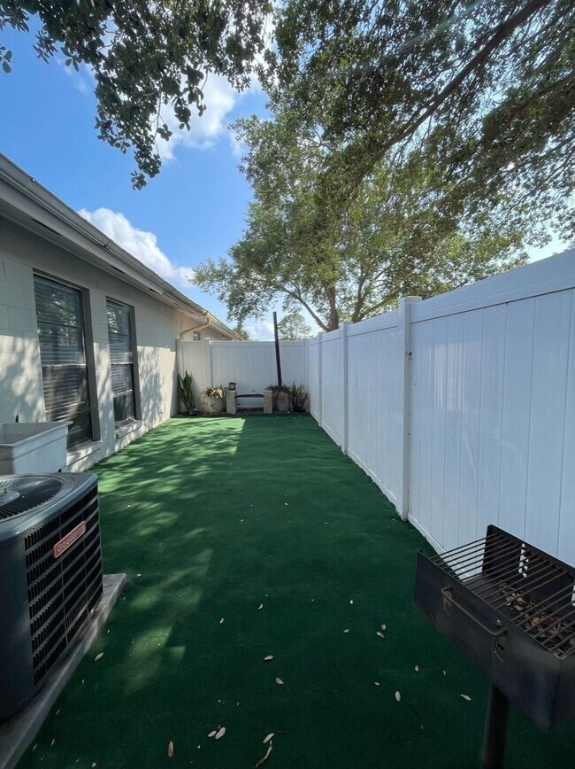 Building Photo - 5108 Ravensdale Way
