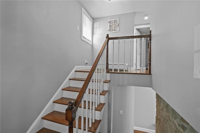 Building Photo - 181 Highland Ave