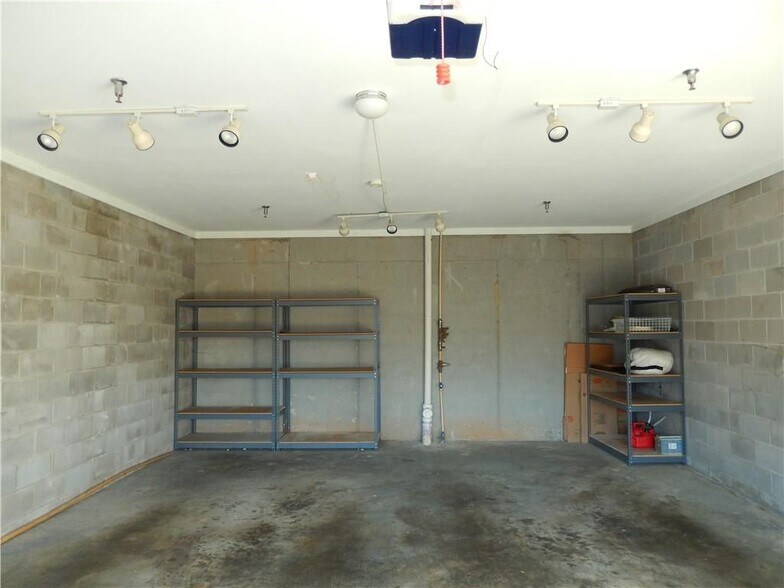 Building Photo - 1162 Ponce De Leon Ave NE