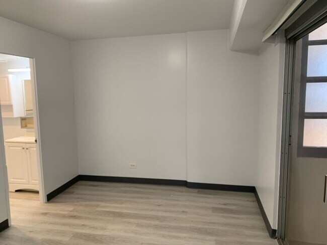 Building Photo - 3350 Sierra Dr