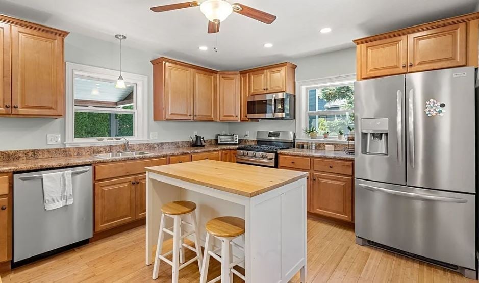 Building Photo - 20 Planters St