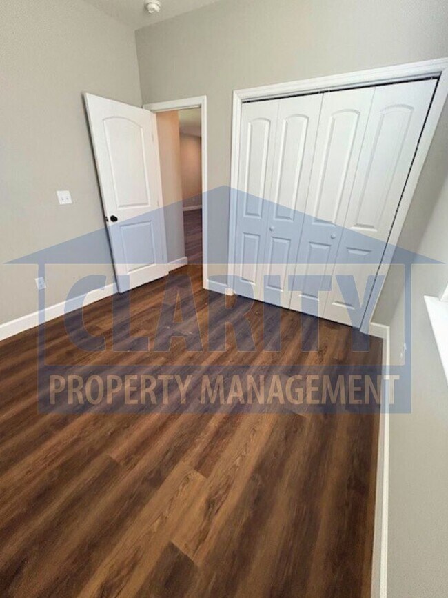 Building Photo - **One month free w/ a 15 month lease!**