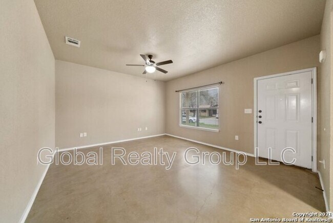 Building Photo - 1534 Lahn Rd