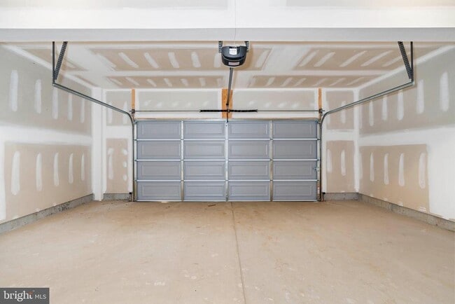 Building Photo - 603 Mapleton Ave