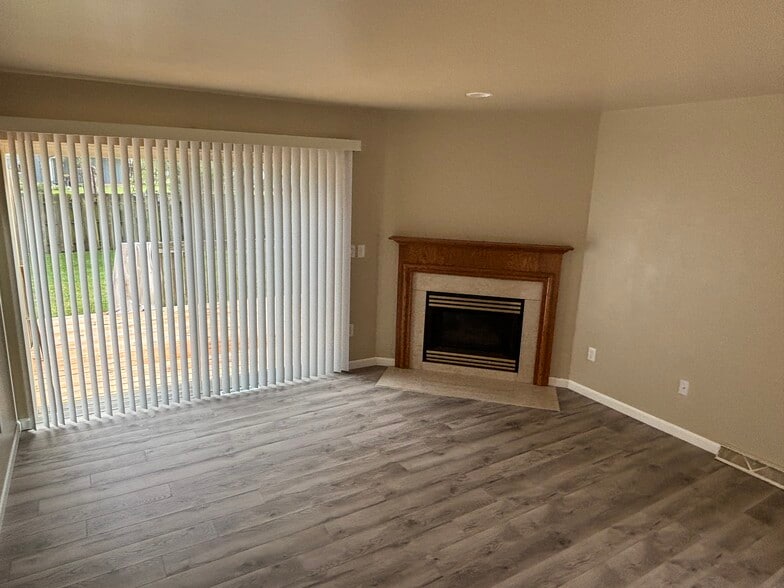 Building Photo - 3715 Ross Ave