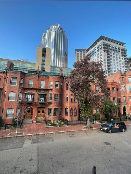 Building Photo - 86 Saint Botolph St