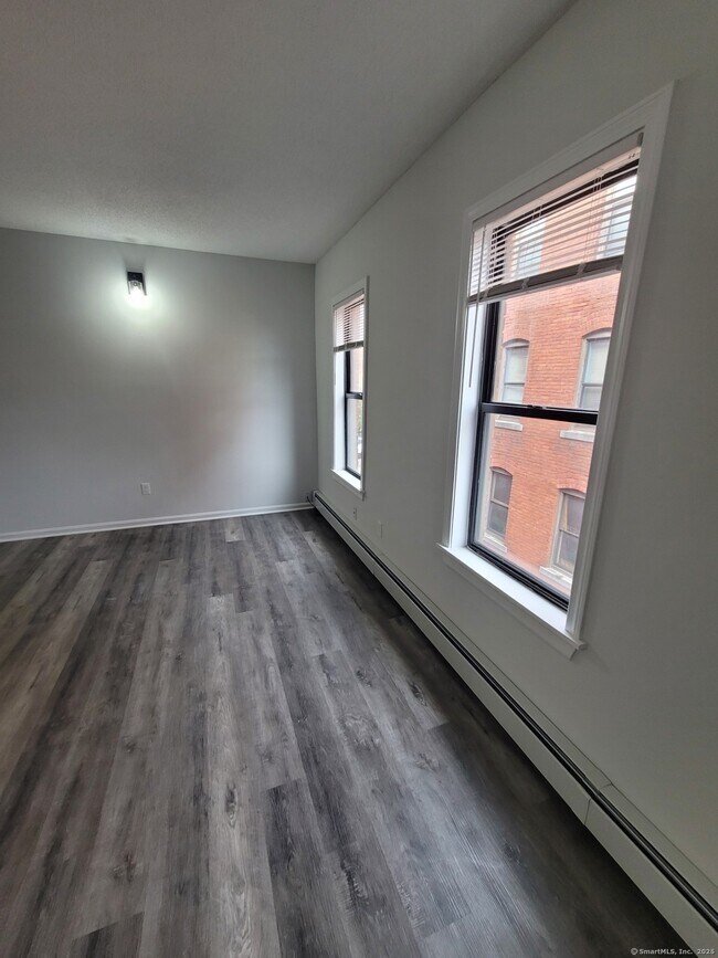 Building Photo - 21 Harrison Pl