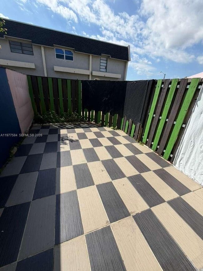 Building Photo - 2462 NW 52nd Ave