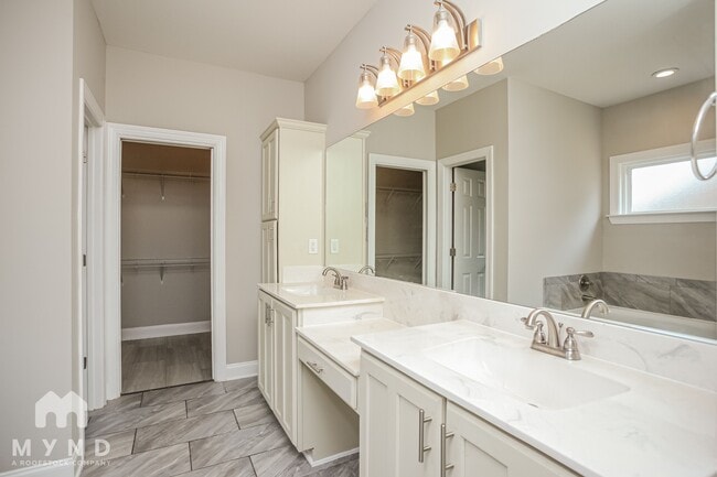 Building Photo - 4751 W Petite Lp