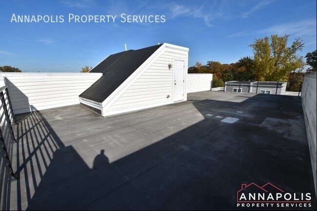 Building Photo - 122 Lejeune Way