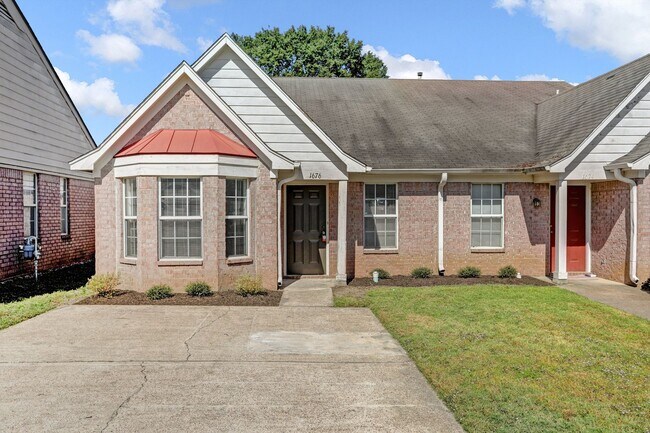 Building Photo - 1676 Joy Cir