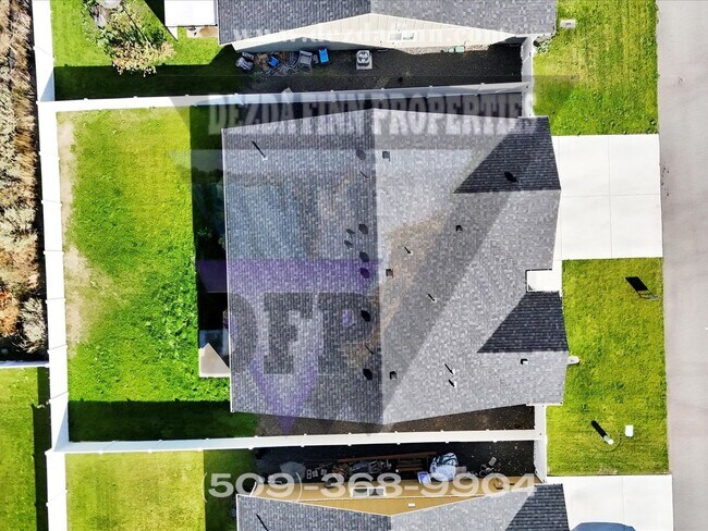 Building Photo - Recently Built, 3 Bed, 2 Bath, 1 Level Spo...