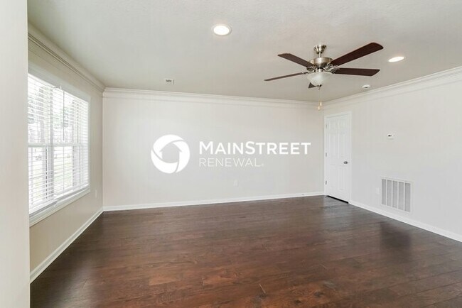 Building Photo - 4 Bedroom Pet-Friendly Home in POWELL, TN with Main Street Renewal