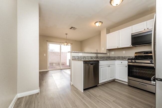 Building Photo - 2506 Influential Ct