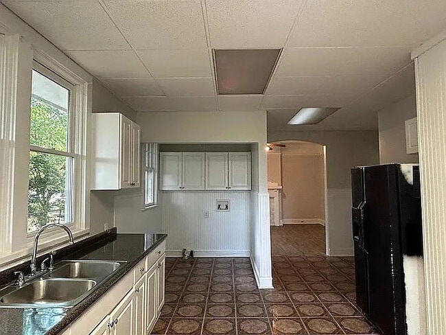 Building Photo - 1 Bedroom 1 Bathroom