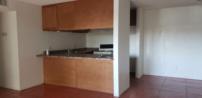 Building Photo - 810 S Langley Ave