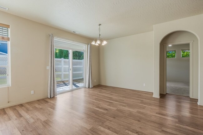 Building Photo - 3 bed with Office Rancher in the Landings ...
