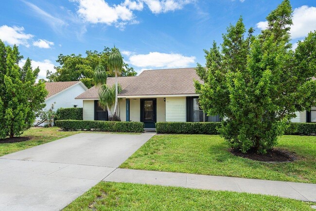 Building Photo - 1367 Riverside Cir