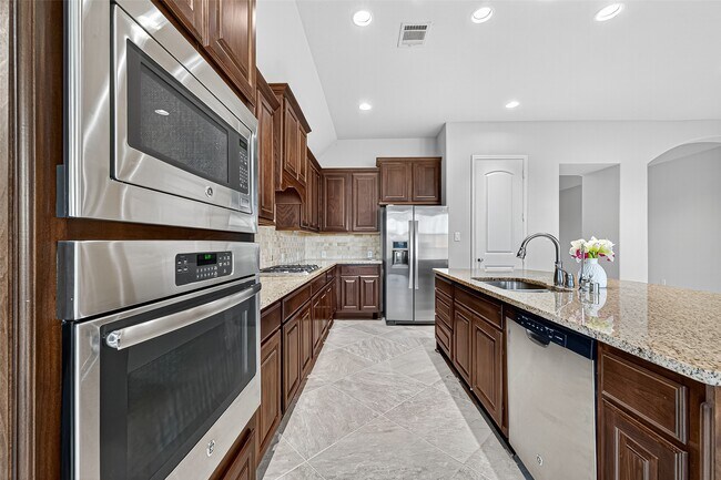 Building Photo - 28015 Castle Park Ln