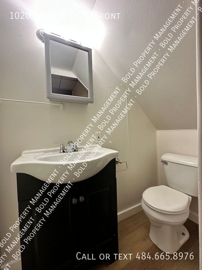 Building Photo - 1020 Mifflin St