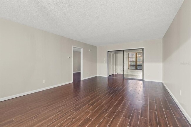 Building Photo - 3038 Eastland Blvd