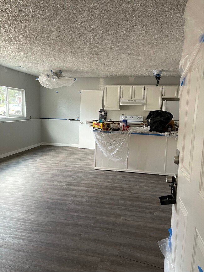 Building Photo - 349 Gahart Dr