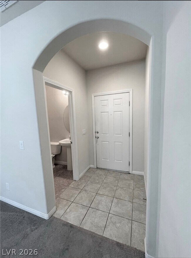 Building Photo - 7063 Claythorn Rd