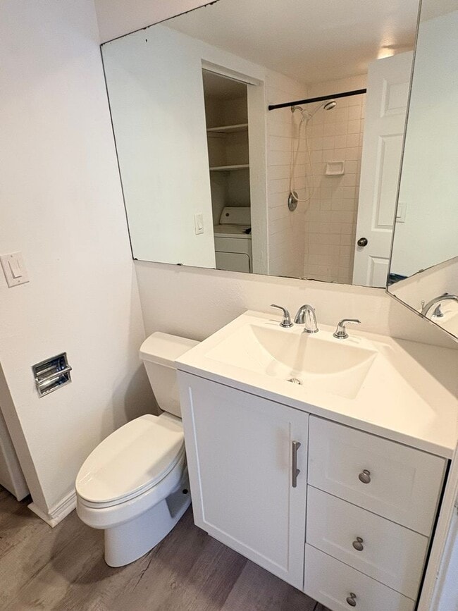 Building Photo - 5584 Malt Dr