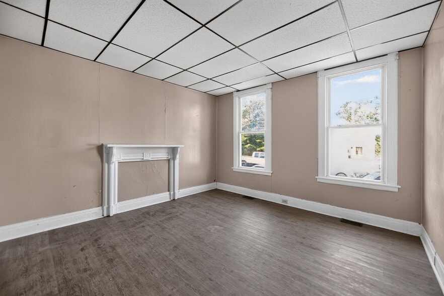 Building Photo - 362 9th St