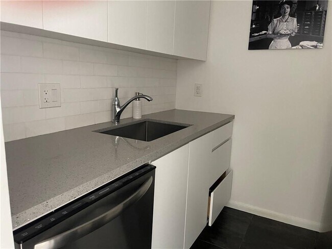 Building Photo - 111 Briny Ave