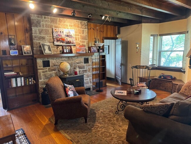Building Photo - Lansdale Charming 4 Bedroom Cape Cod with ...