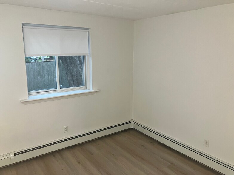 Building Photo - 287 Commercial St