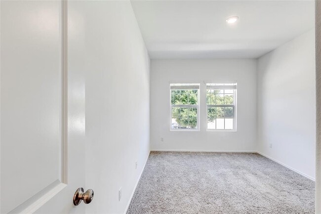 Building Photo - 1517 Brueggerhoff Rd