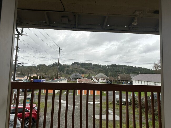 Building Photo - 296 Sussex Ave W