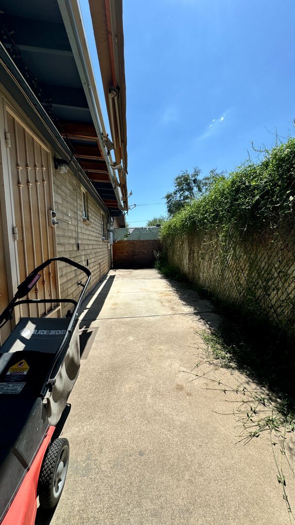 Building Photo - Treat3144-3146