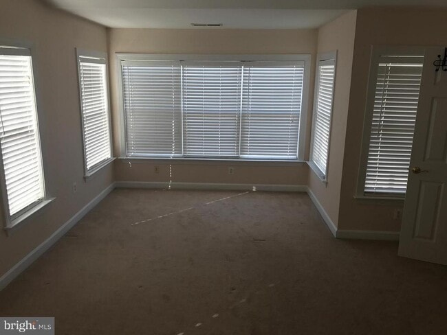 Building Photo - 8010 Duck Pond Terrace