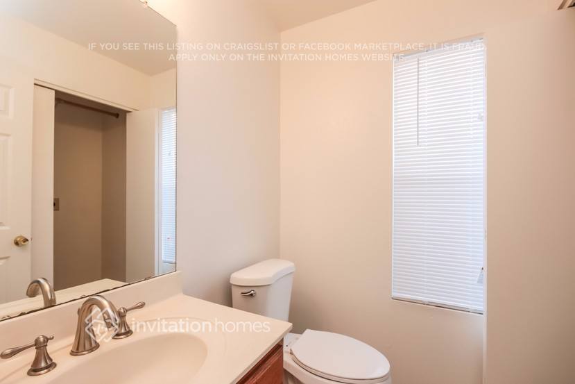Building Photo - 4453 W Taro Dr
