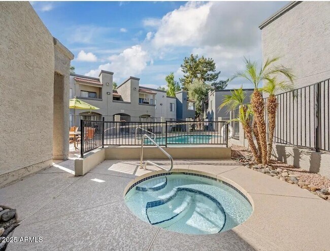 Building Photo - 5750 N 59th Ave