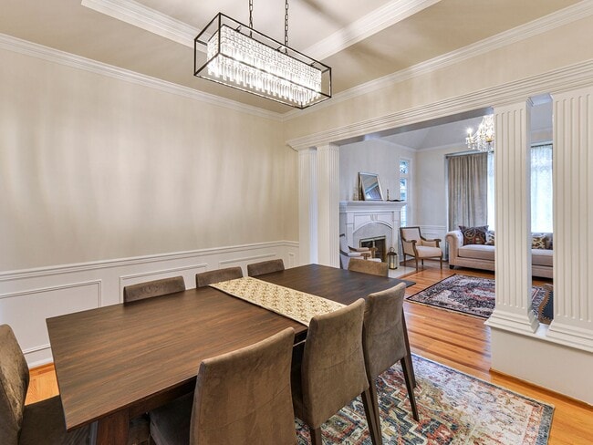 Building Photo - Stunning and Elegant 4+ Bedroom on Park-Like Lot Pine Lake Estates Sammamish