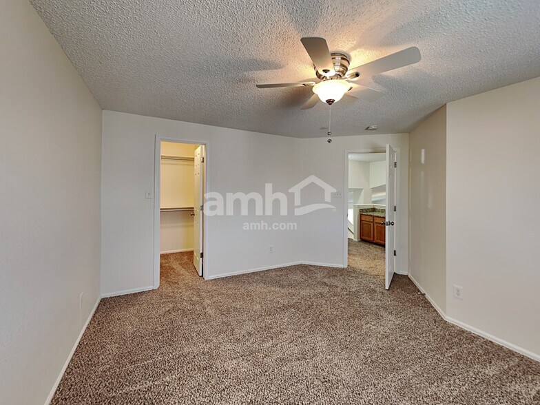 Building Photo - 12034 Glencoe St