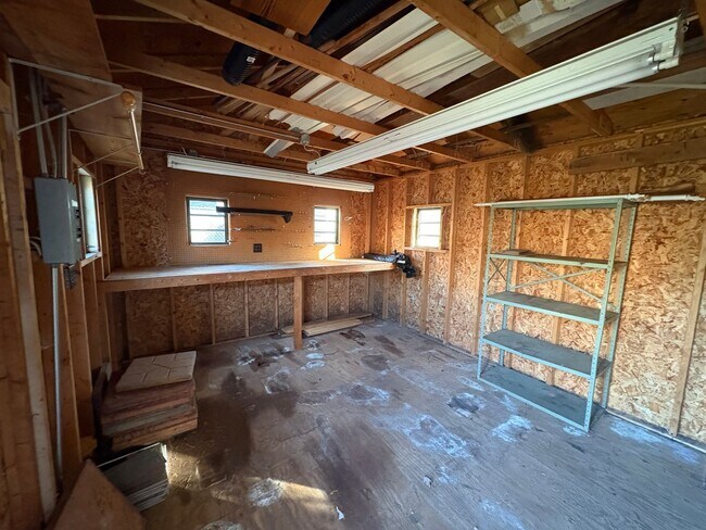 Building Photo - Spacious split level in Campell County near Waterlick/Leesville Rd