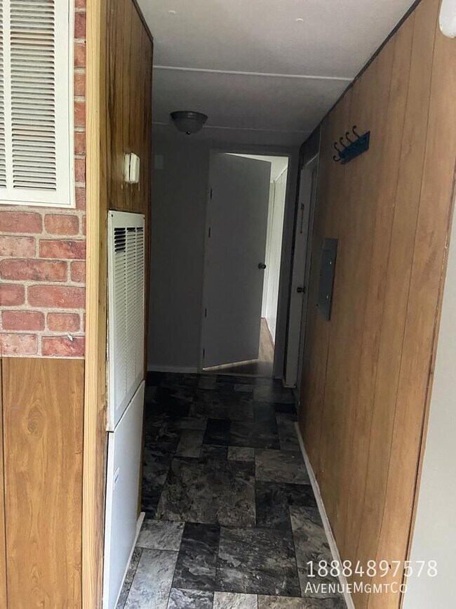 Building Photo - 3010 21st St Ln NE