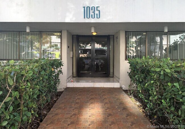 Primary Photo - 1035 West Ave