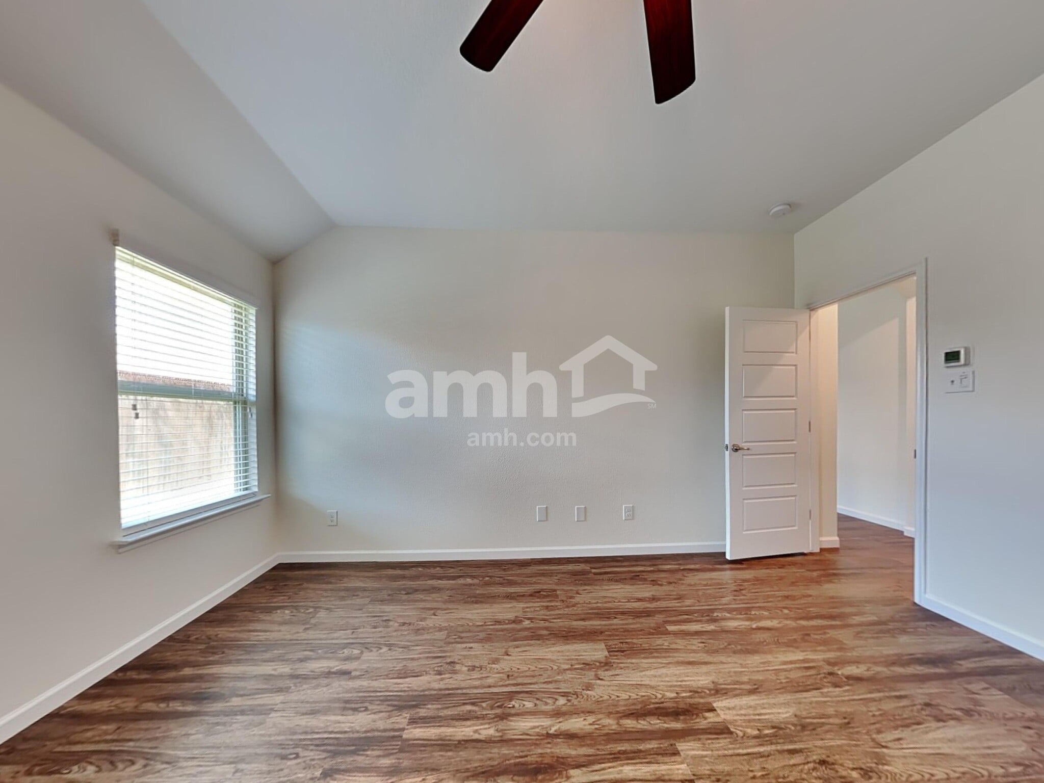 Building Photo - 463 Silverstone Dr