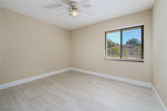 Building Photo - 1416 SE 11th Pl