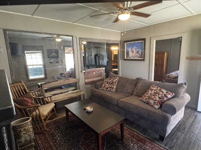 Building Photo - Unique country living in fully furnished cabin! Easy drive to Stephenville.